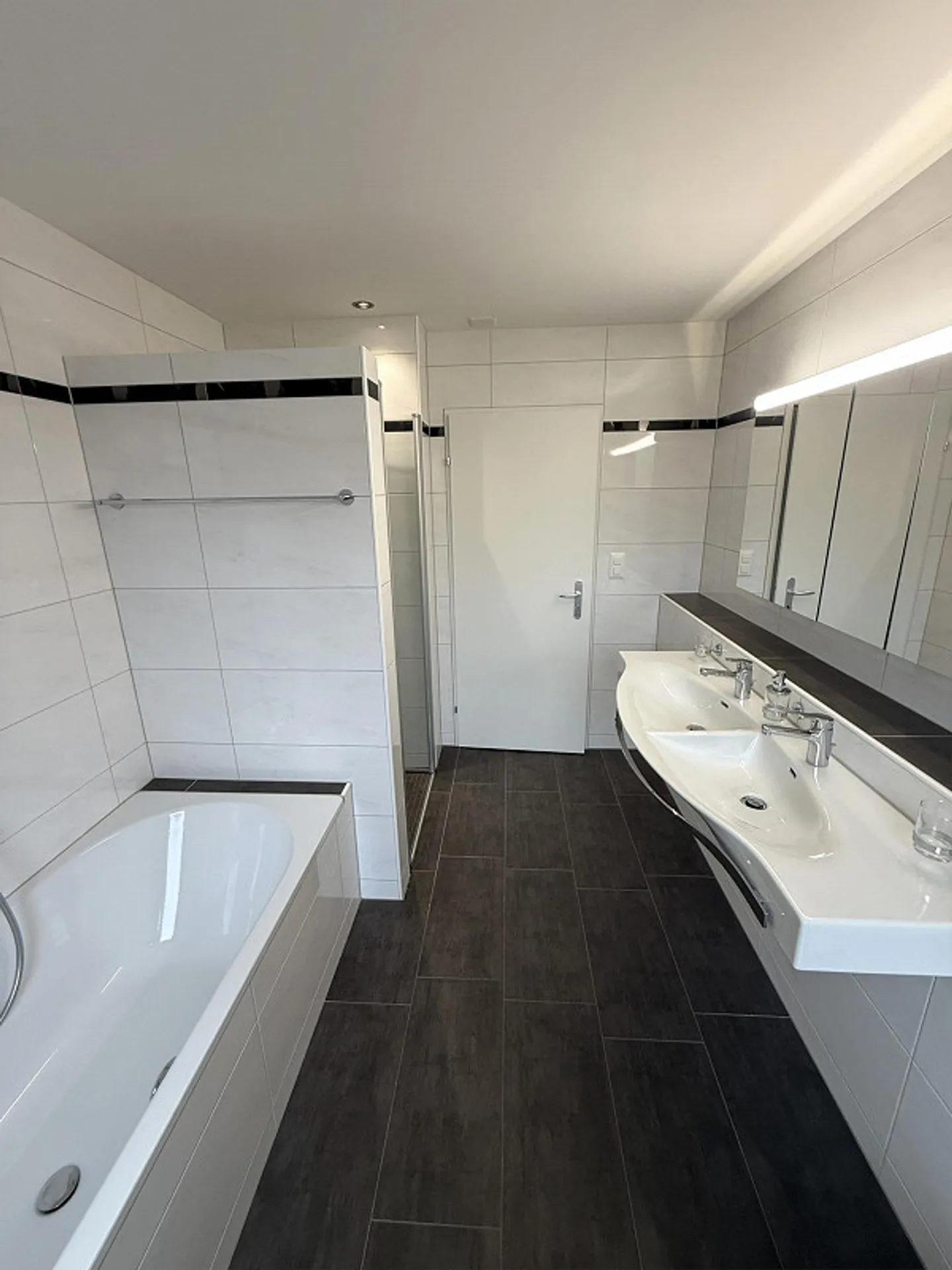 Modern, spacious 4.5-room apartment in a quiet location - Photo 8 of 13