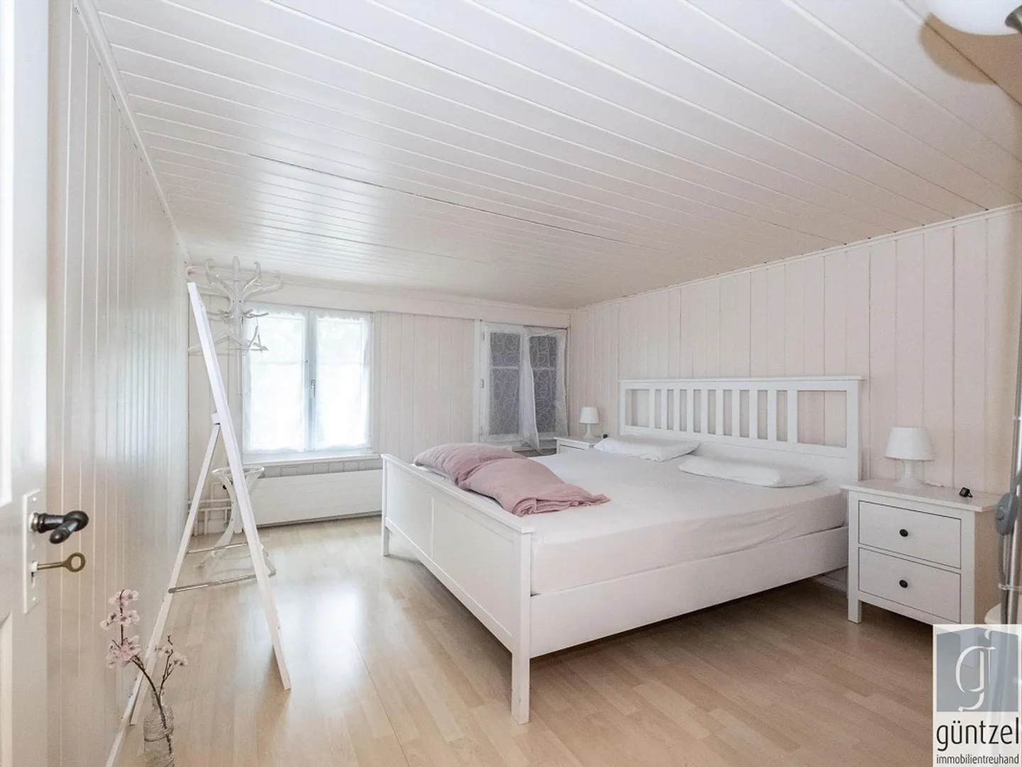 Maison individuelle avec deux bâtiments de grange et réserve foncière - Photo 10 sur 13