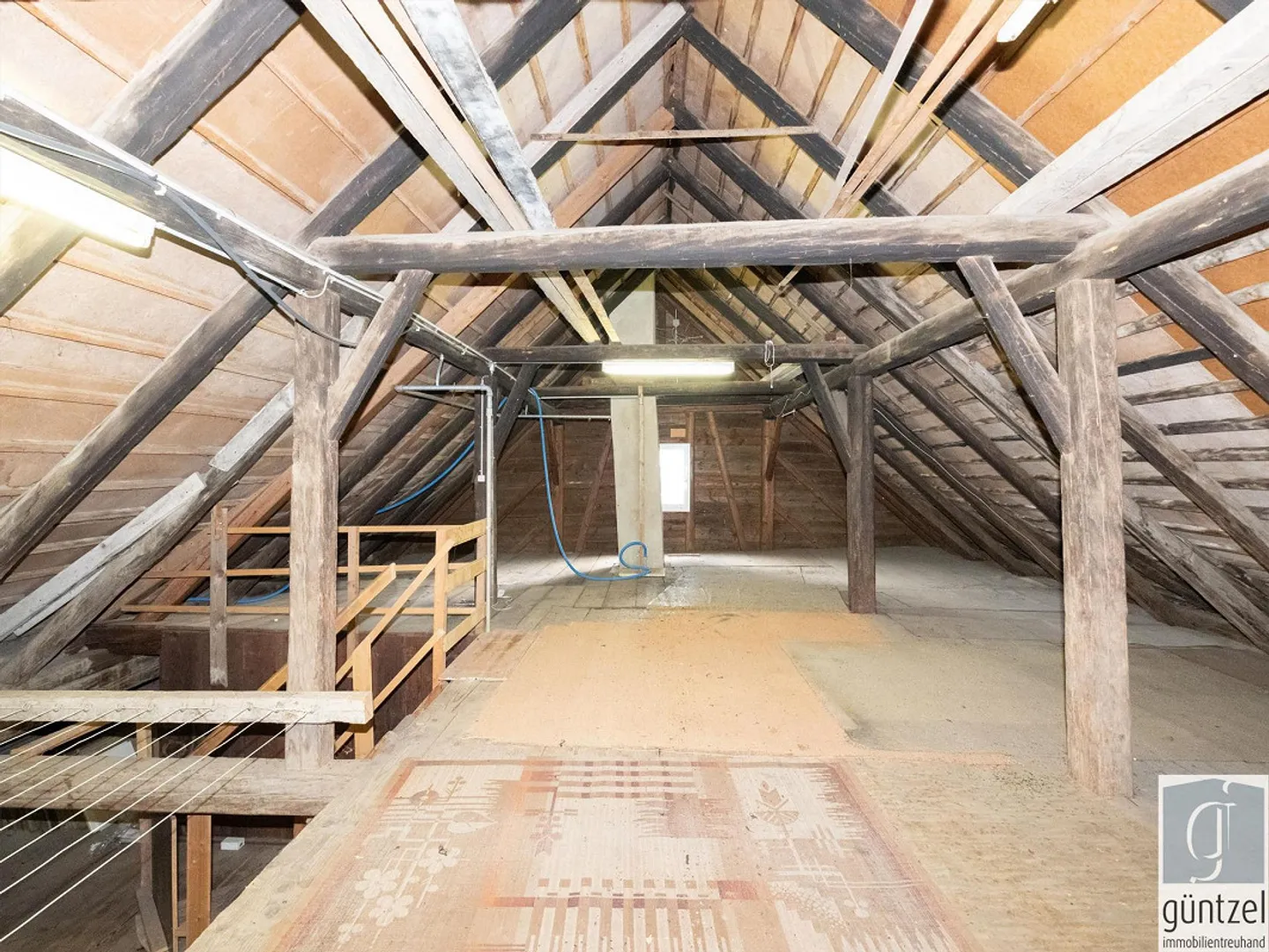 Maison individuelle avec deux bâtiments de grange et réserve foncière - Photo 11 sur 13