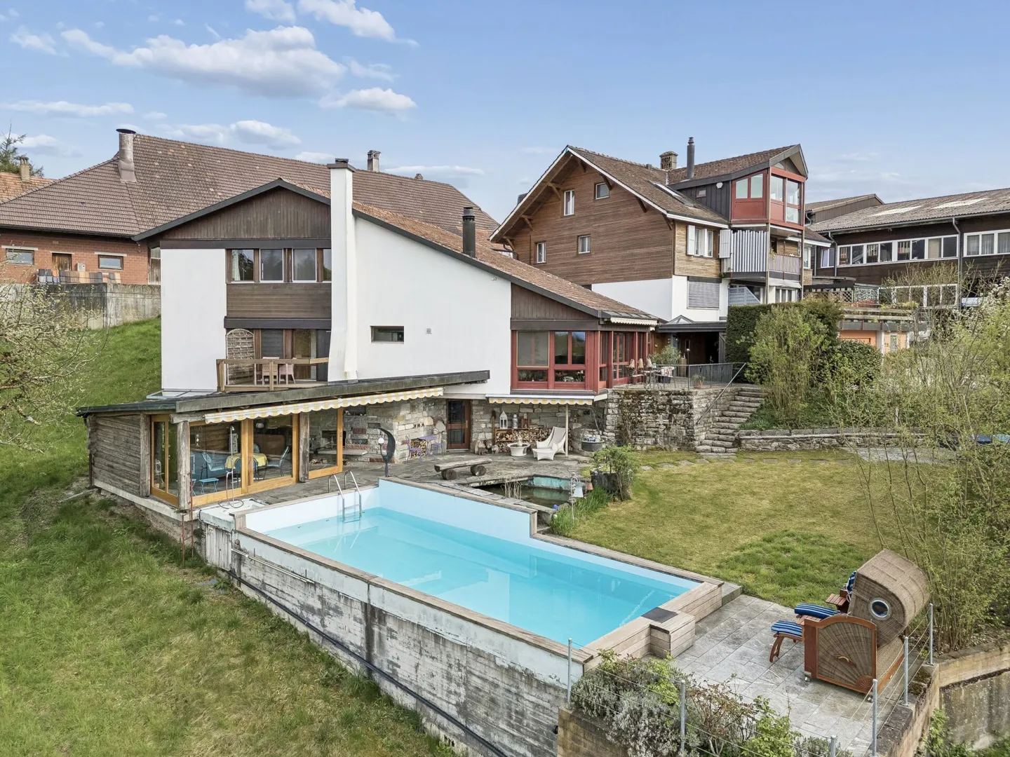 Versatile multi-family house with three units and attached single-family house with pool - Photo 12 of 13