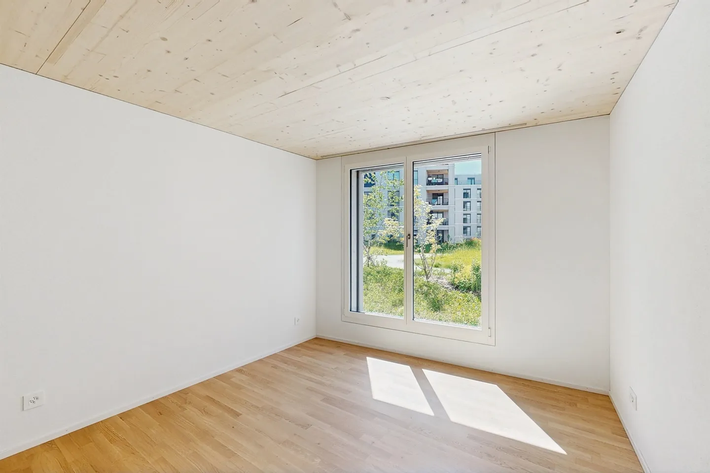 Apartment in idyllic location at Pfannenstiel and Greifensee - Photo 3 of 9