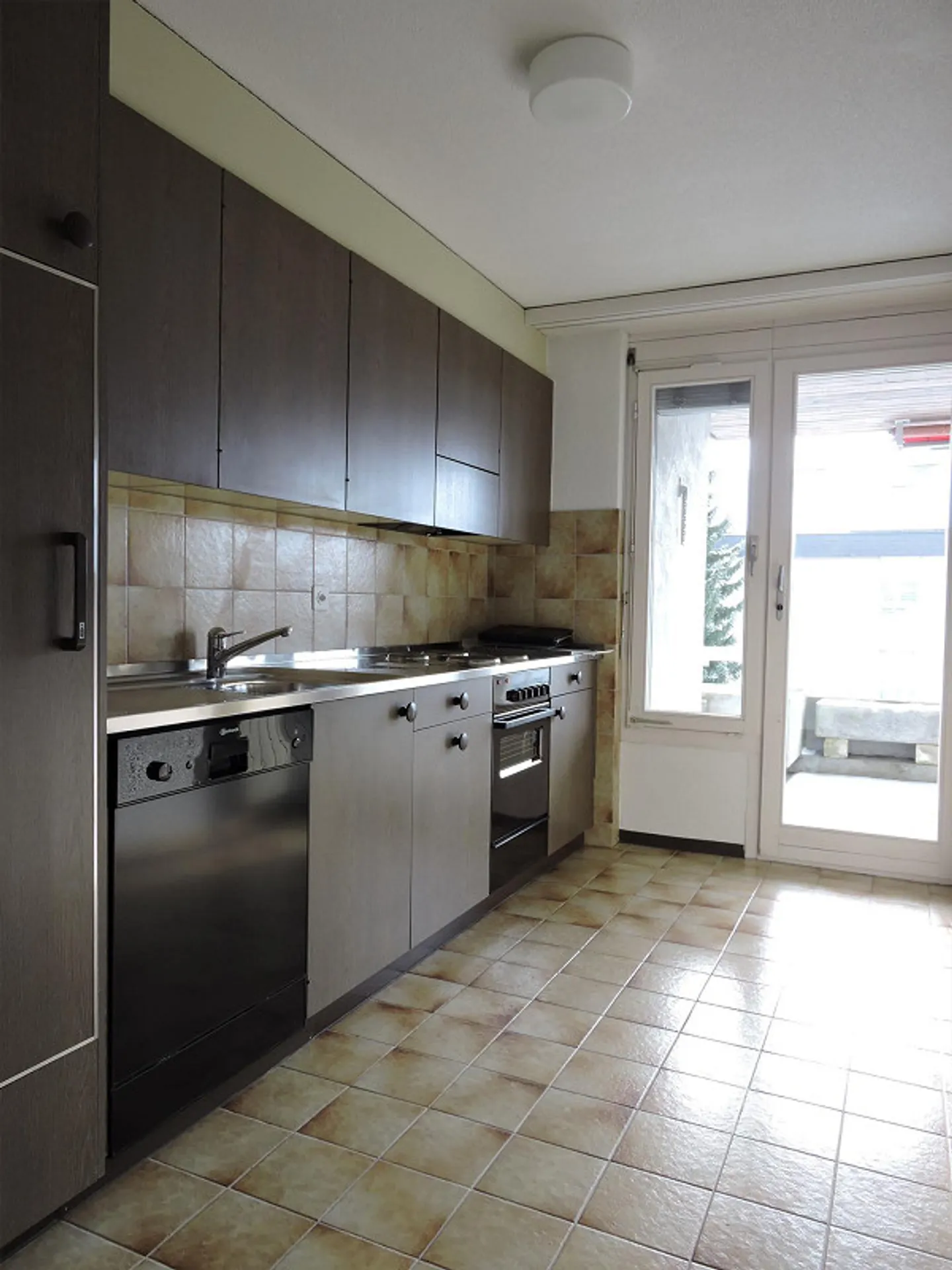 Appartement spacieux avec balcon - Photo 4 sur 7