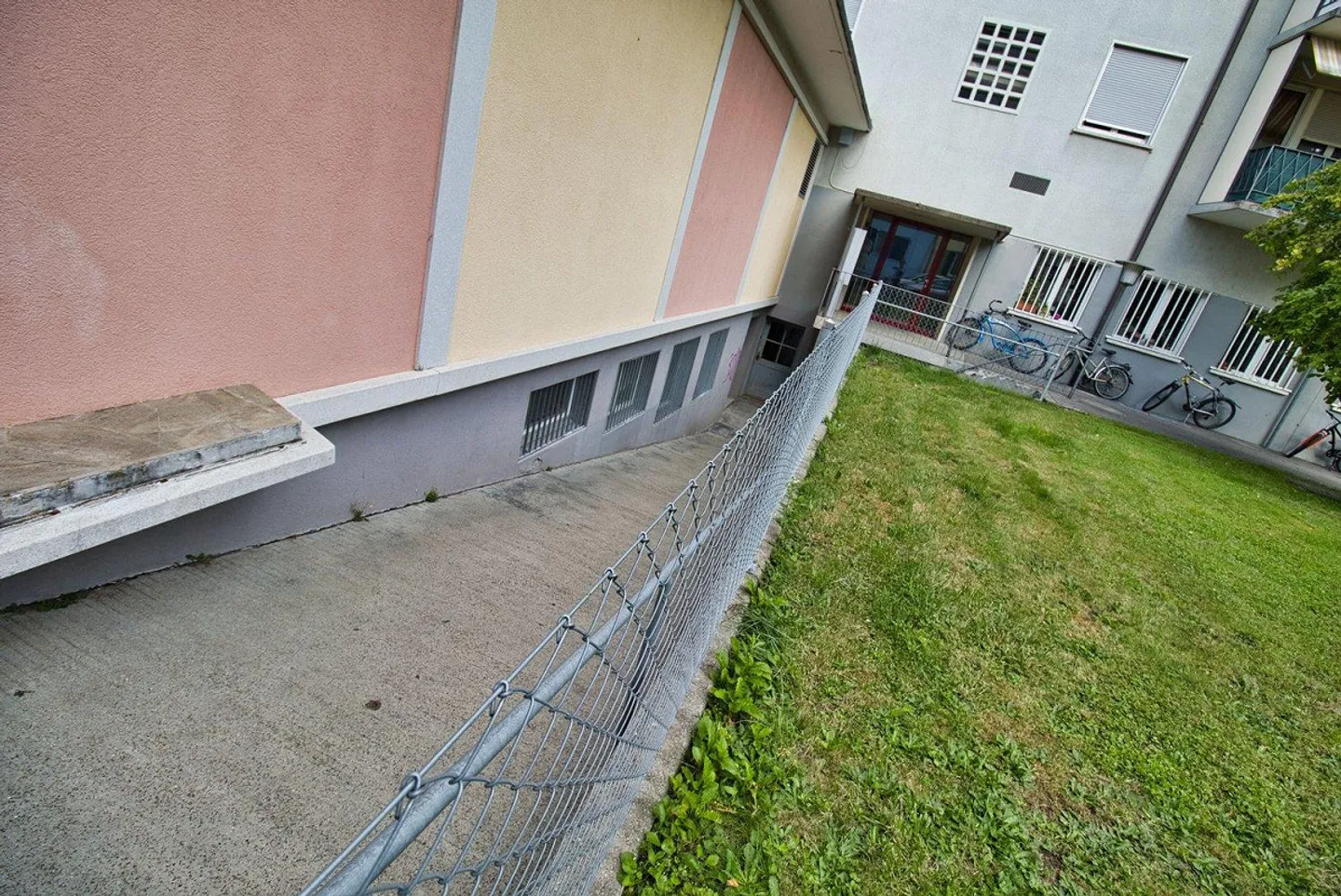 Assolutamente centrale, vicino alla fermata del tram / zona pedonale - Foto 7 di 13