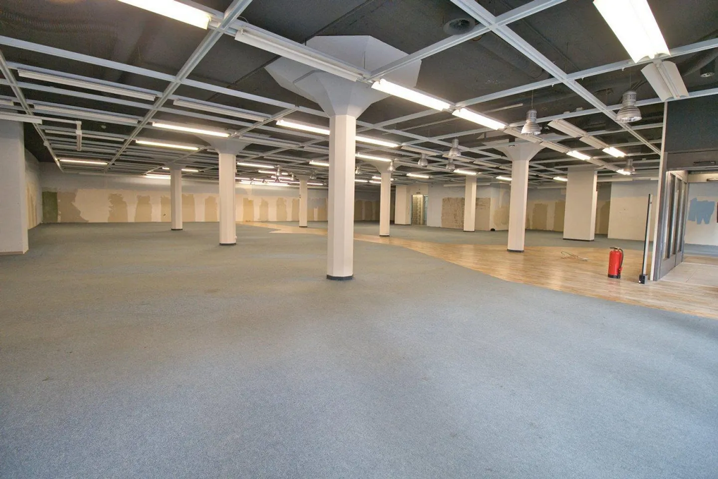 Assolutamente centrale, vicino alla fermata del tram / zona pedonale - Foto 12 di 13