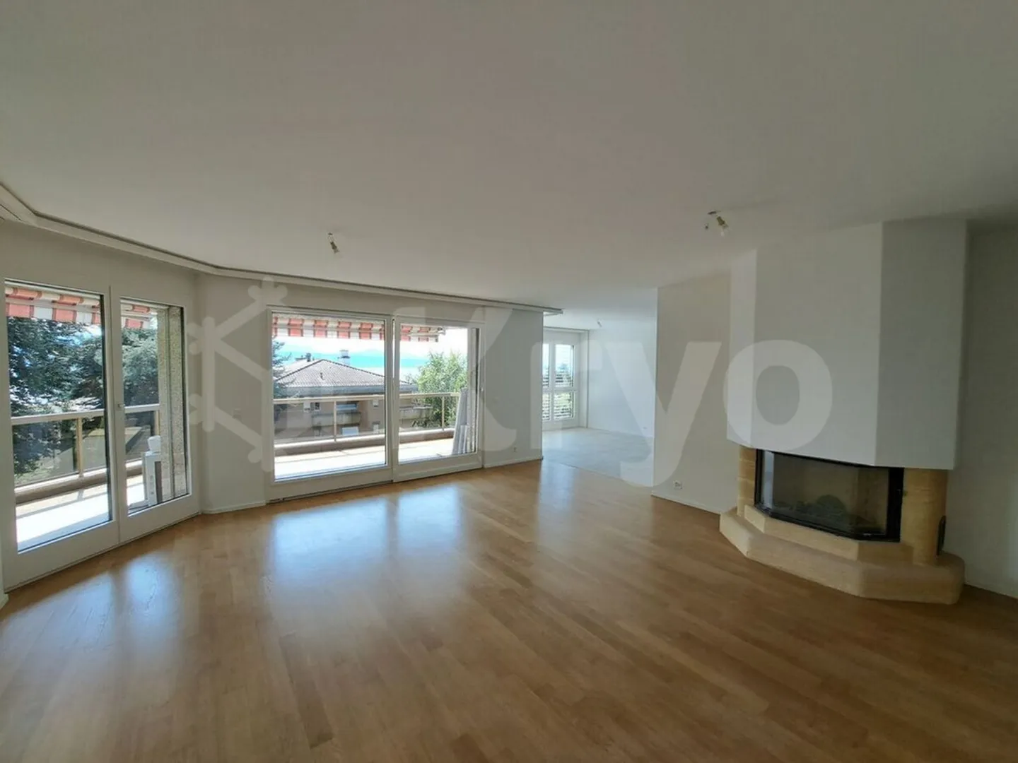 4.5 rooms fully renovated, large terrace, lake view - Photo 5 of 8