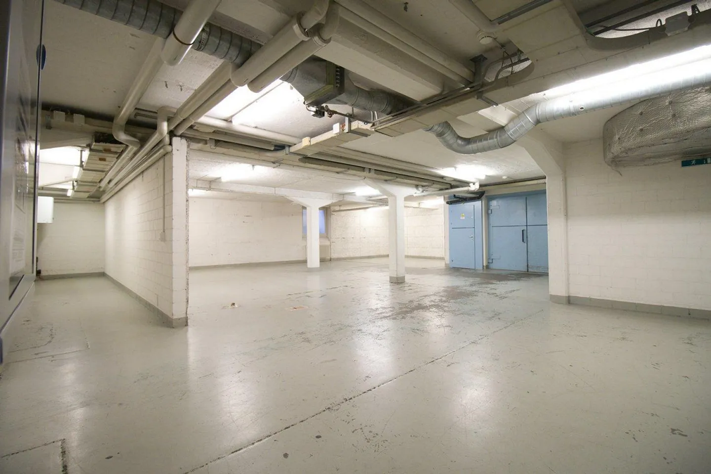 Assolutamente centrale, vicino alla fermata del tram / zona pedonale - Foto 13 di 13