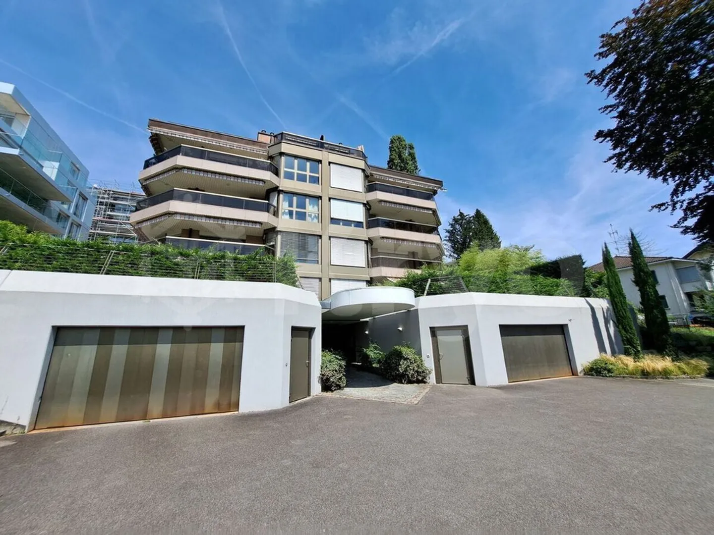 4.5 rooms fully renovated, large terrace, lake view - Photo 2 of 8