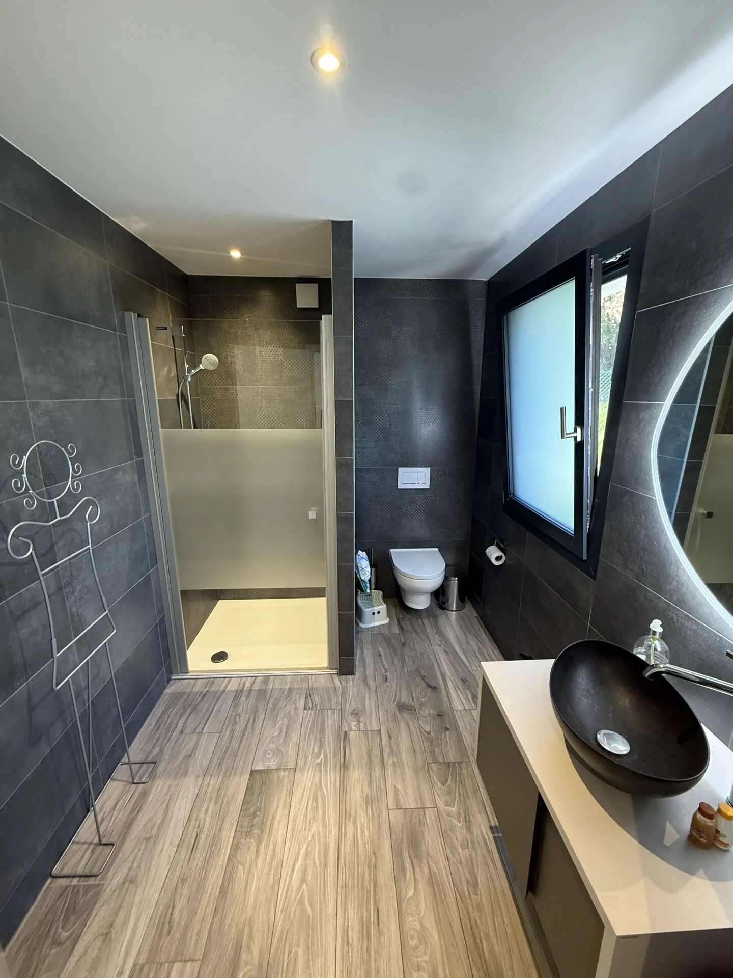 Beautiful nearly new house with 4.5 rooms in an ideal location in Matran - Photo 9 of 13