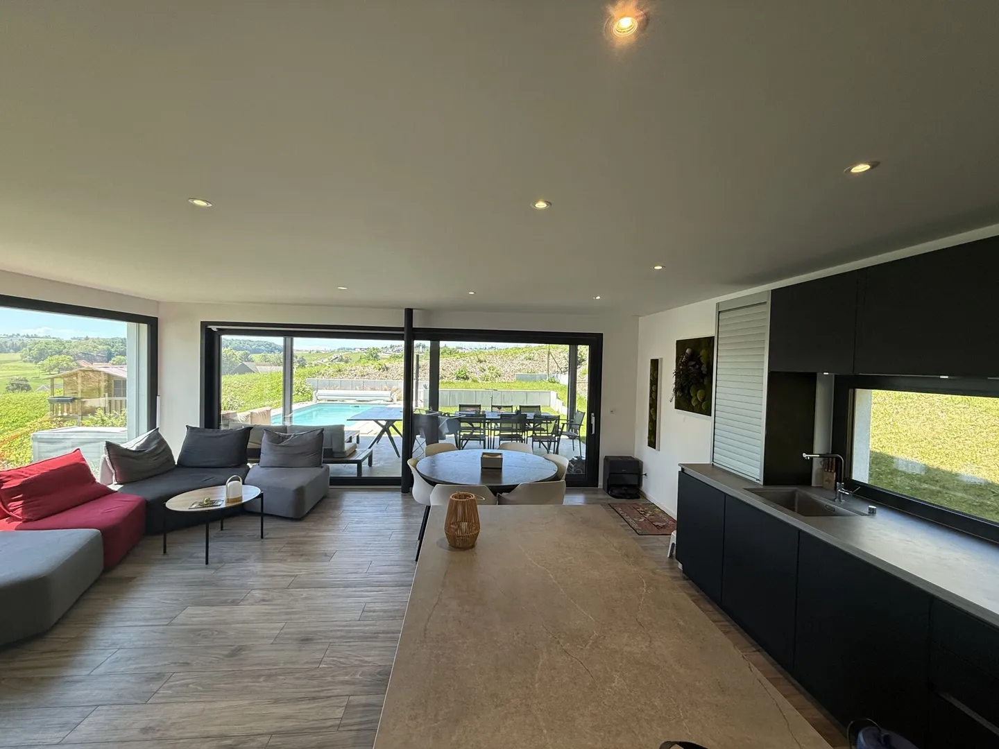 Beautiful nearly new house with 4.5 rooms in an ideal location in Matran - Photo 12 of 13