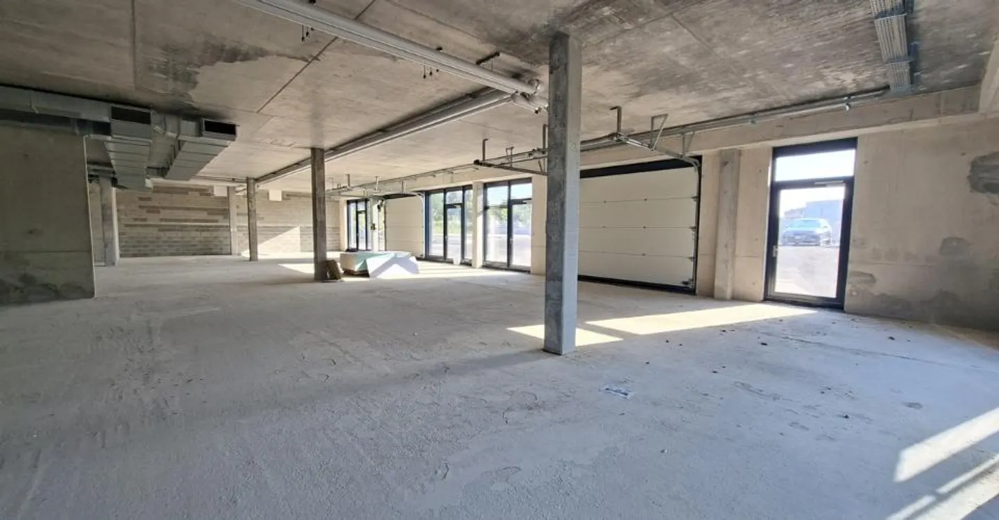 IDEAL PARK - Modern office 451 m² for rent - Photo 4 of 8