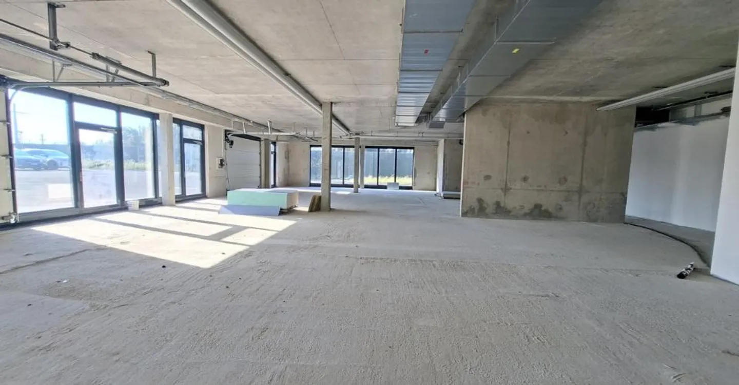 IDEAL PARK - Modern office 451 m² for rent - Photo 8 of 8