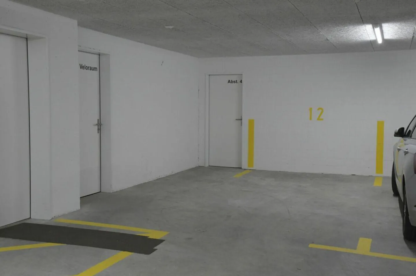 Espace de garage - Photo 1 sur 5