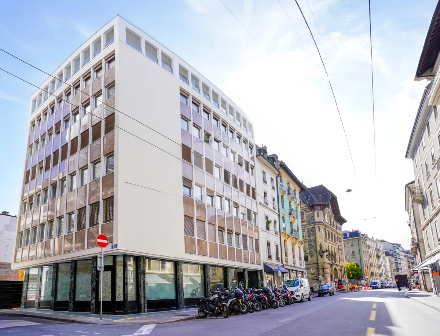Bureaux d'env. 241 m² au 5ème étage - Photo 3 sur 4