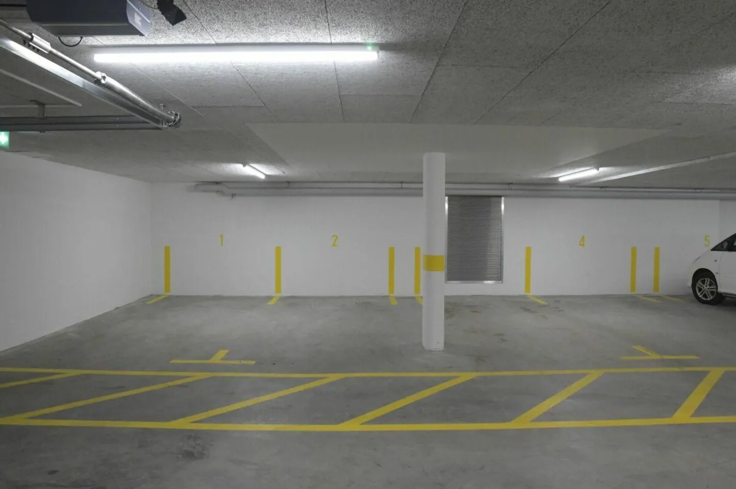 Espace de garage - Photo 4 sur 5