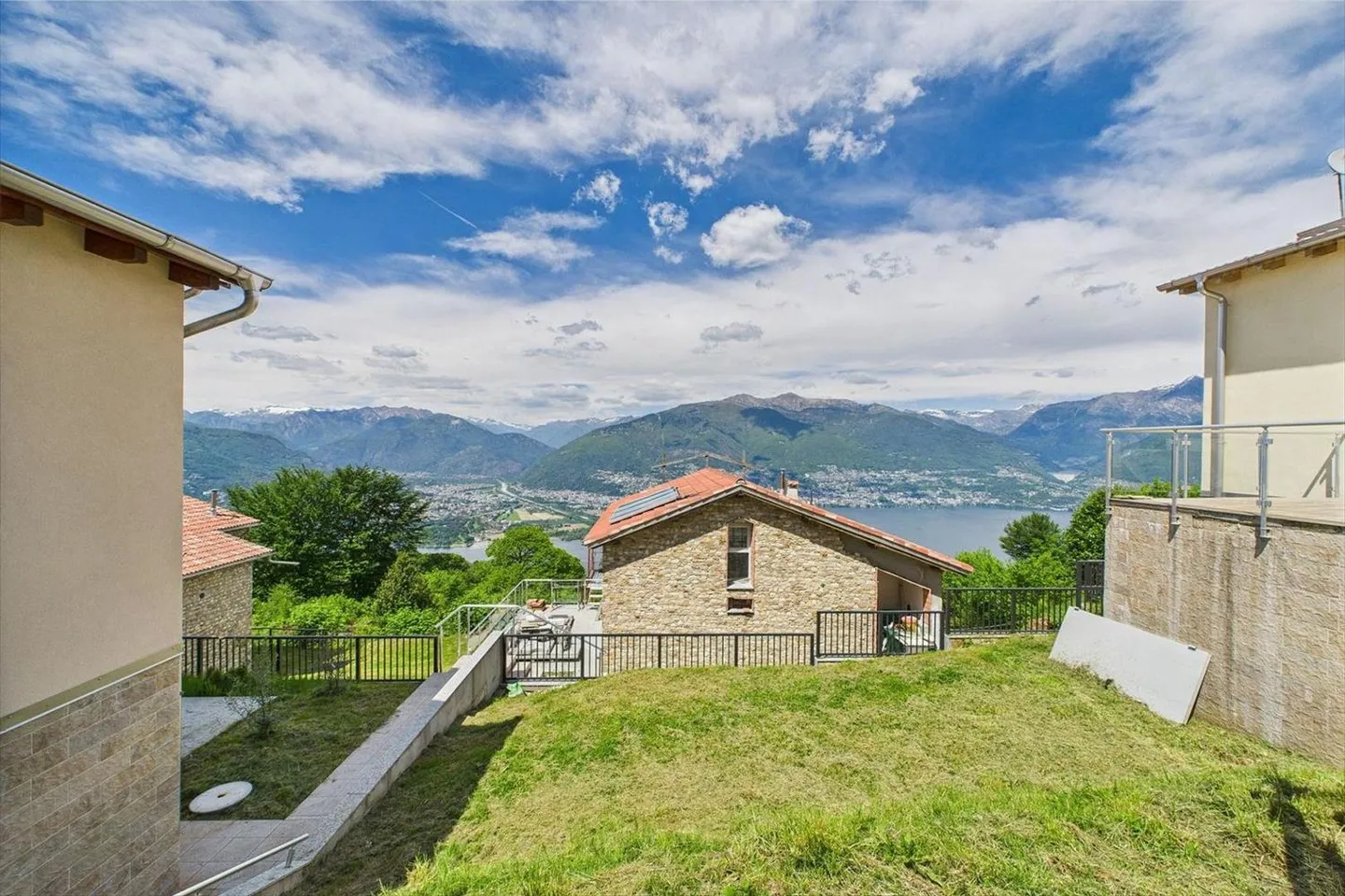 San Nazzaro - New construction in the green - Dream panoramic view! - Photo 11 of 13