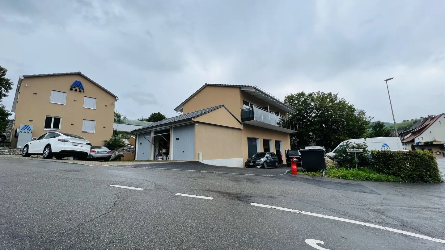 Nuovo studio di alta qualità completamente arredato con aria condizionata, posto auto, balcone - Foto 9 di 10