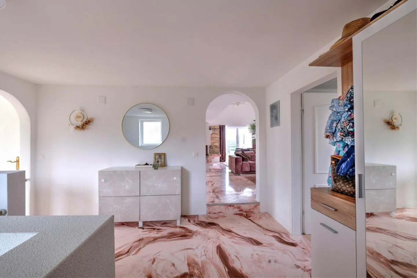 Bellissima casa unifamiliare di 8,5 stanze in una strada privata con giardino - Foto 12 di 23