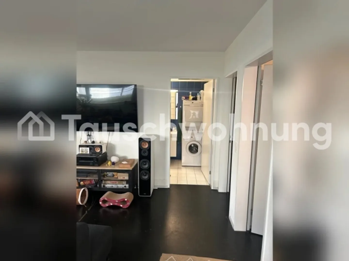 City Oasis with 3 Rooms for Exchange for Something Larger - Photo 4 of 6