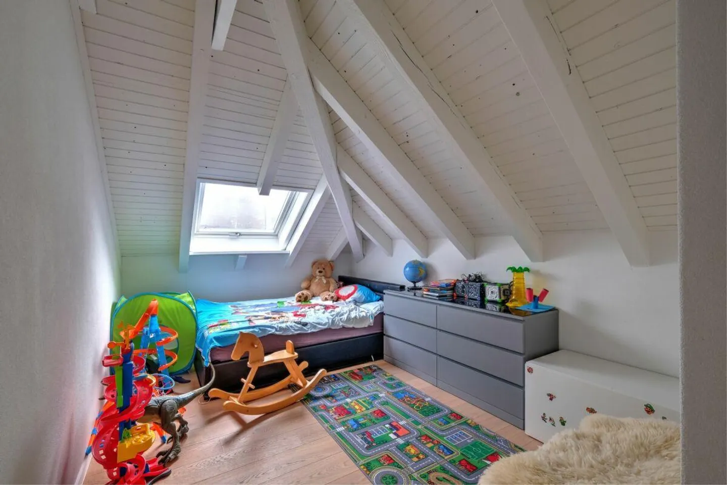 Bellissima casa unifamiliare di 8,5 stanze in una strada privata con giardino - Foto 17 di 23