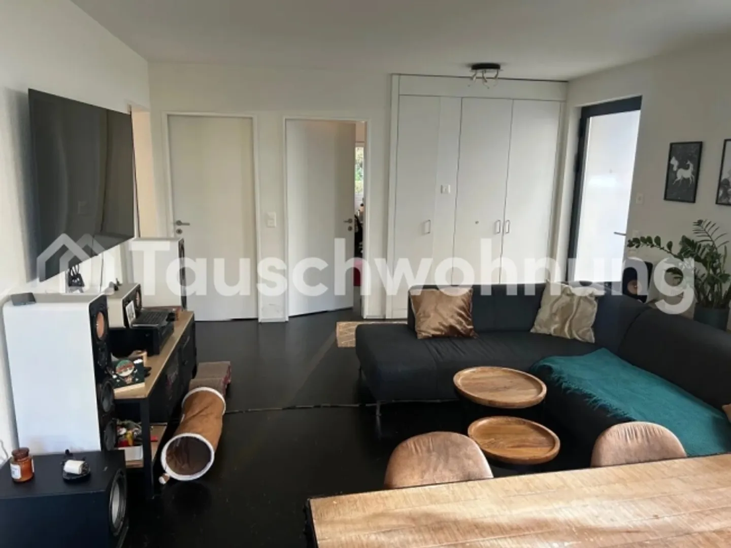 City Oasis with 3 Rooms for Exchange for Something Larger - Photo 3 of 6