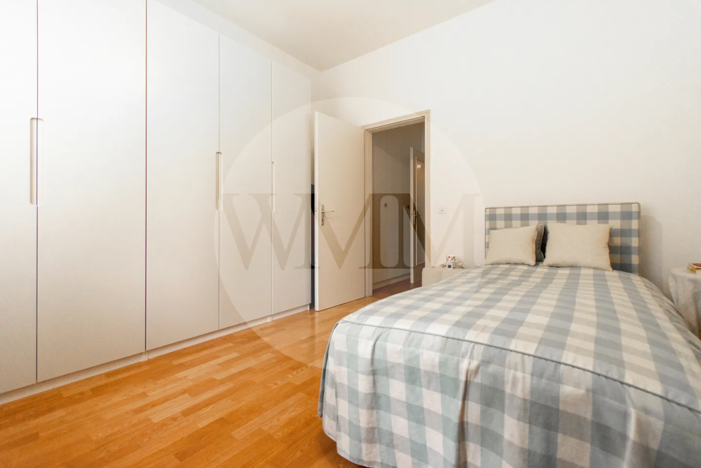 SPACIOUS 2.5 ROOMS IN CITY CENTER - Photo 9 of 14