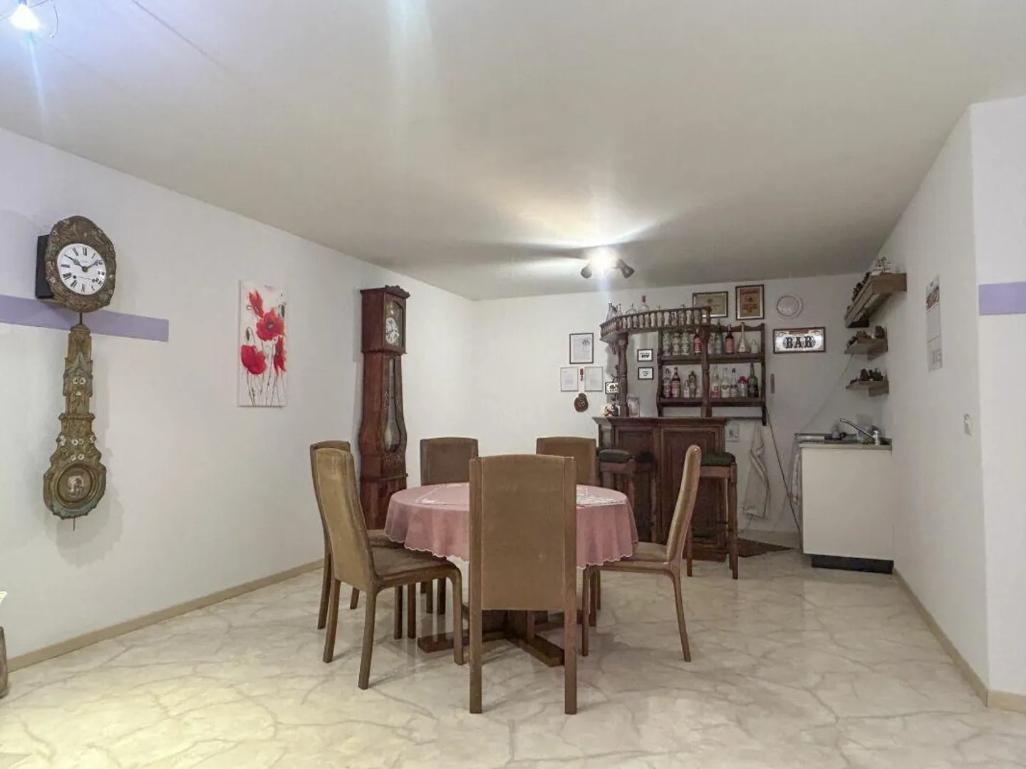 Detached single-family house in a quiet neighborhood - Photo 11 of 21