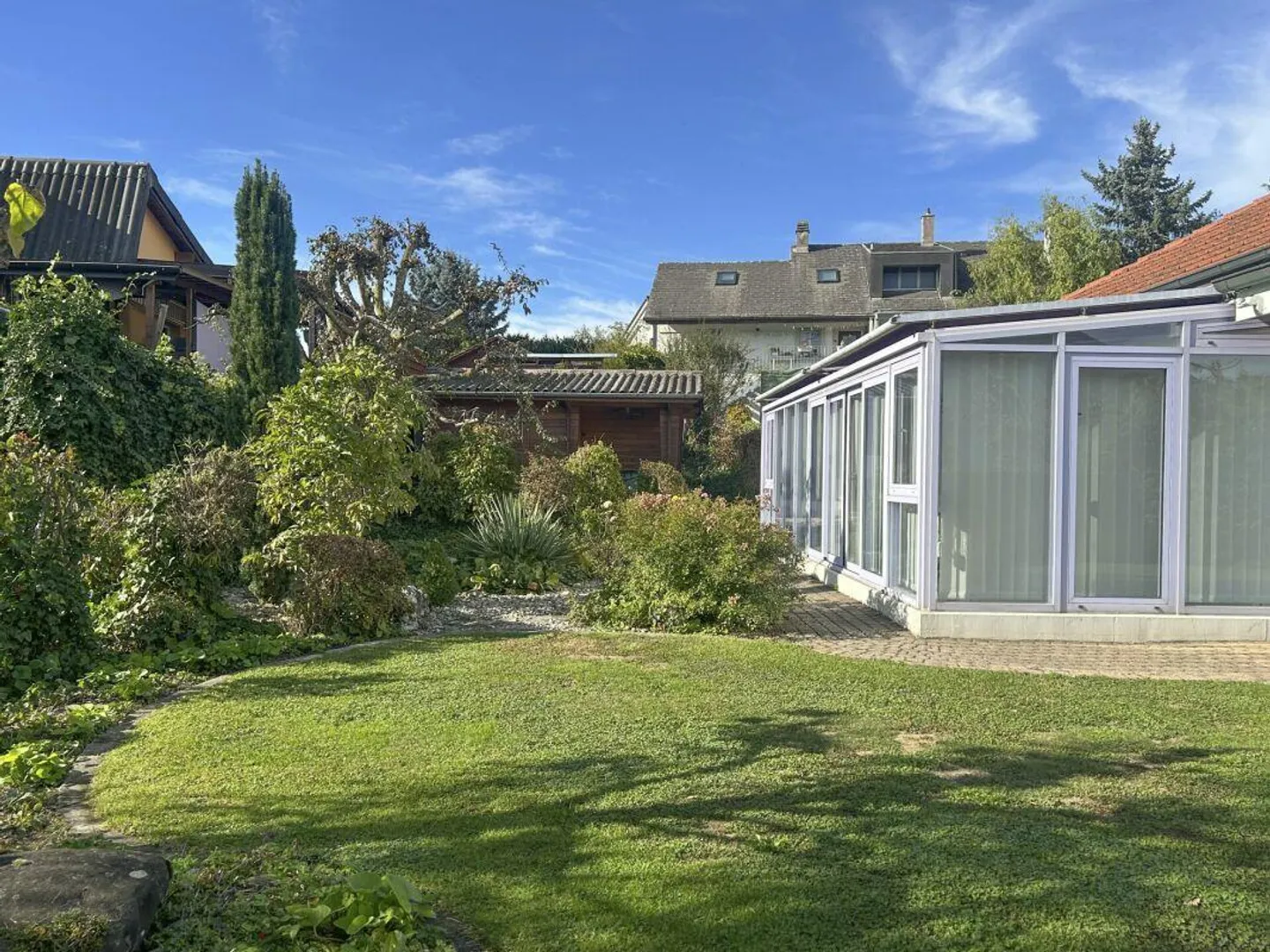 Detached single-family house in a quiet neighborhood - Photo 15 of 21