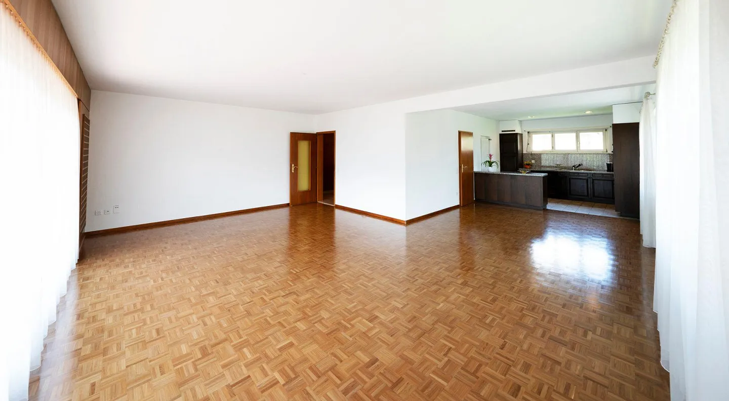 Zweifamilienhaus mit Garten - Foto 7 von 17