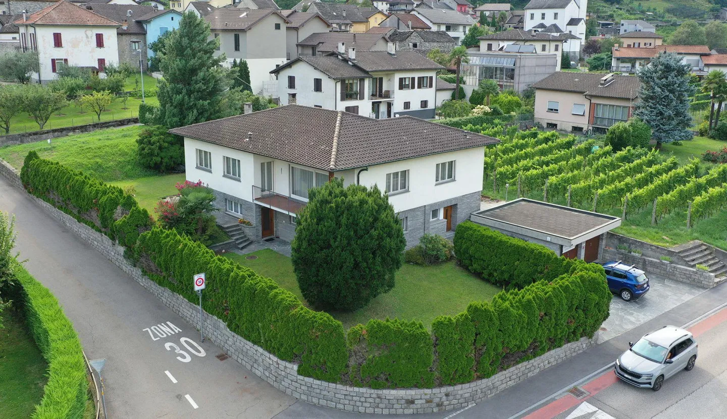 Zweifamilienhaus mit Garten - Foto 15 von 17