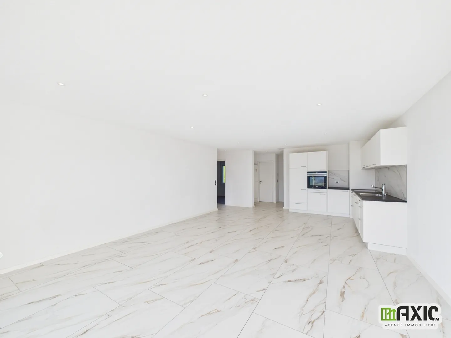 For sale - Beautiful 3.5-room apartment of 75 m² bright on the 2nd floor - Photo 2 of 20