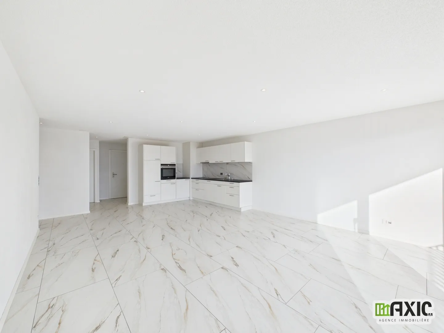 For sale - Beautiful 3.5-room apartment of 75 m² bright on the 2nd floor - Photo 3 of 20