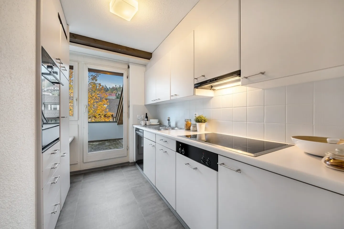 Charmante Dachwohnung mit Cheminée - Foto 7 von 11