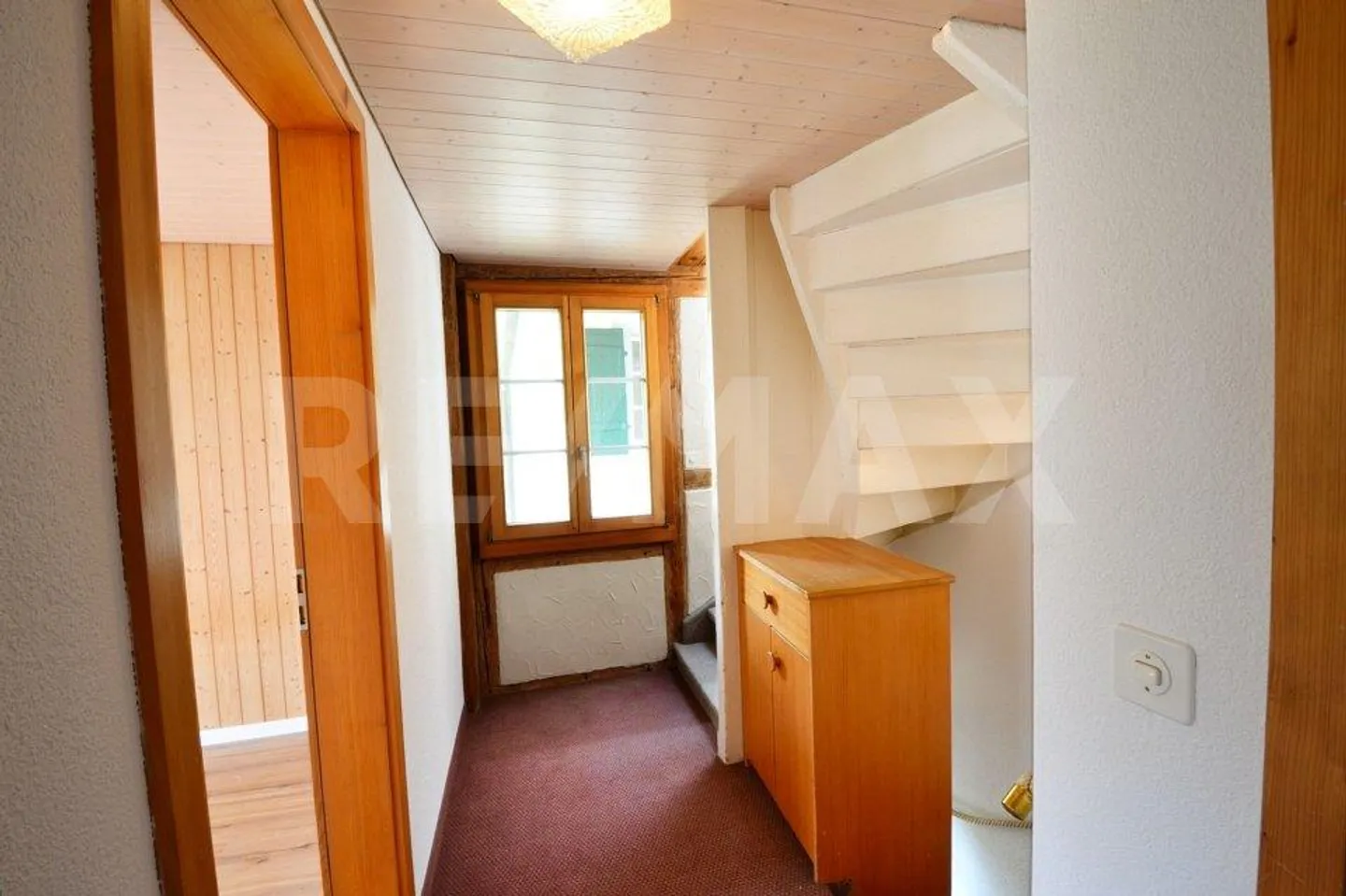Affascinante casa unifamiliare con carattere storico e comfort abitativo moderno - Foto 9 di 13