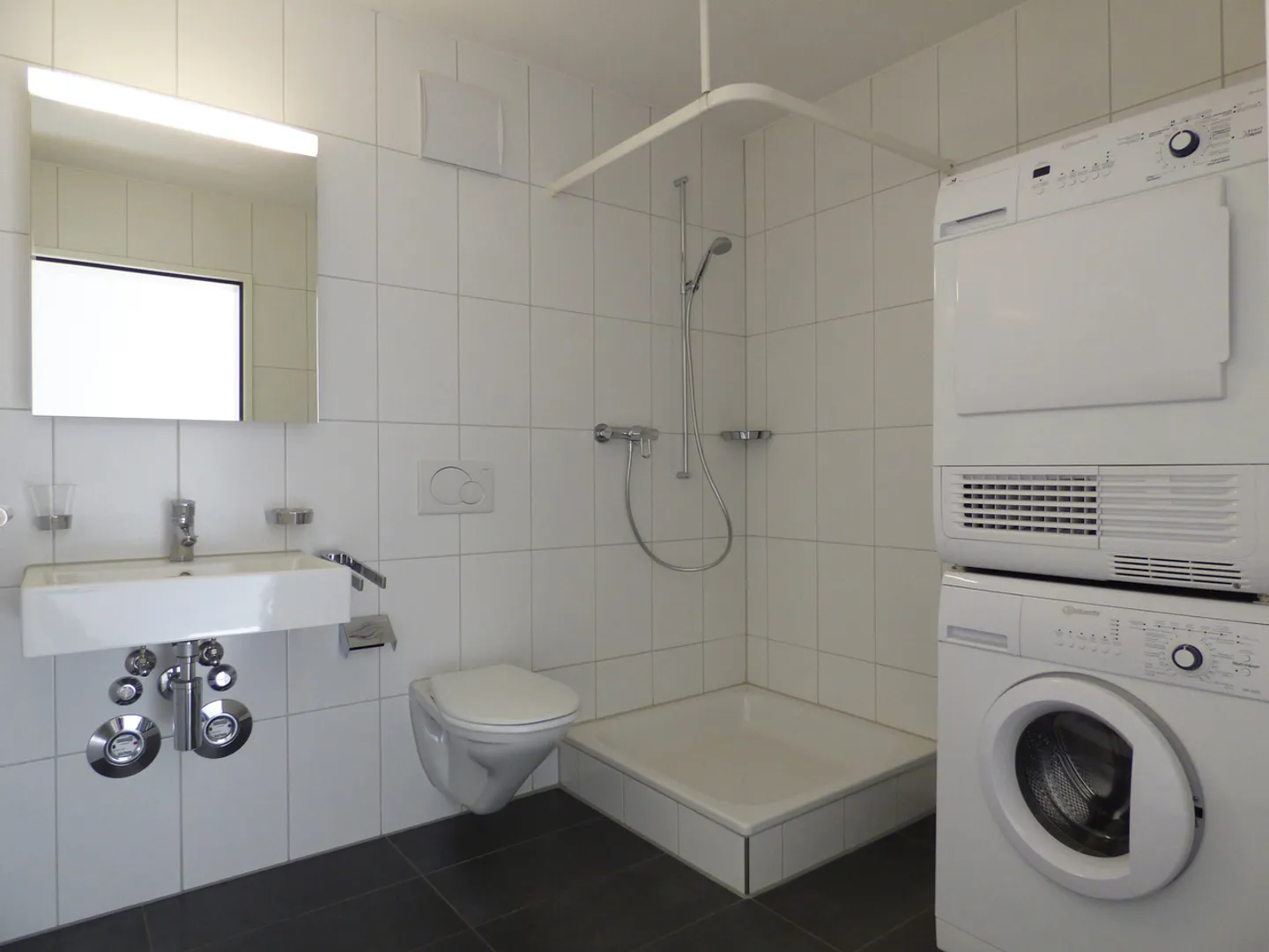 Appartement Familial Attrayant dans la Commune Idéale de Stallikon - Photo 5 sur 13