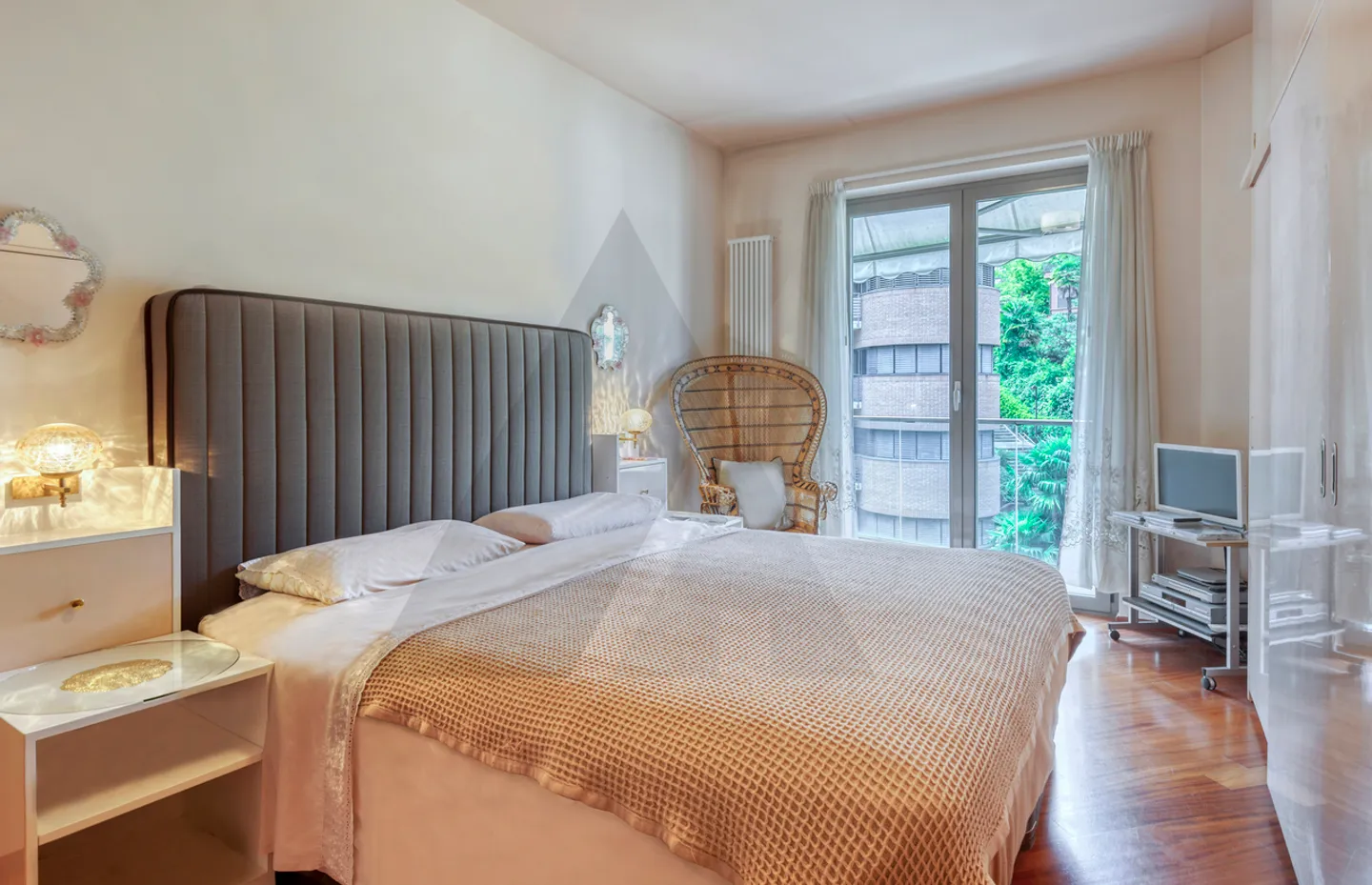 ELEGANTE APPARTAMENTO CON PISCINA CONDOMINIALE  - Foto 6 di 13
