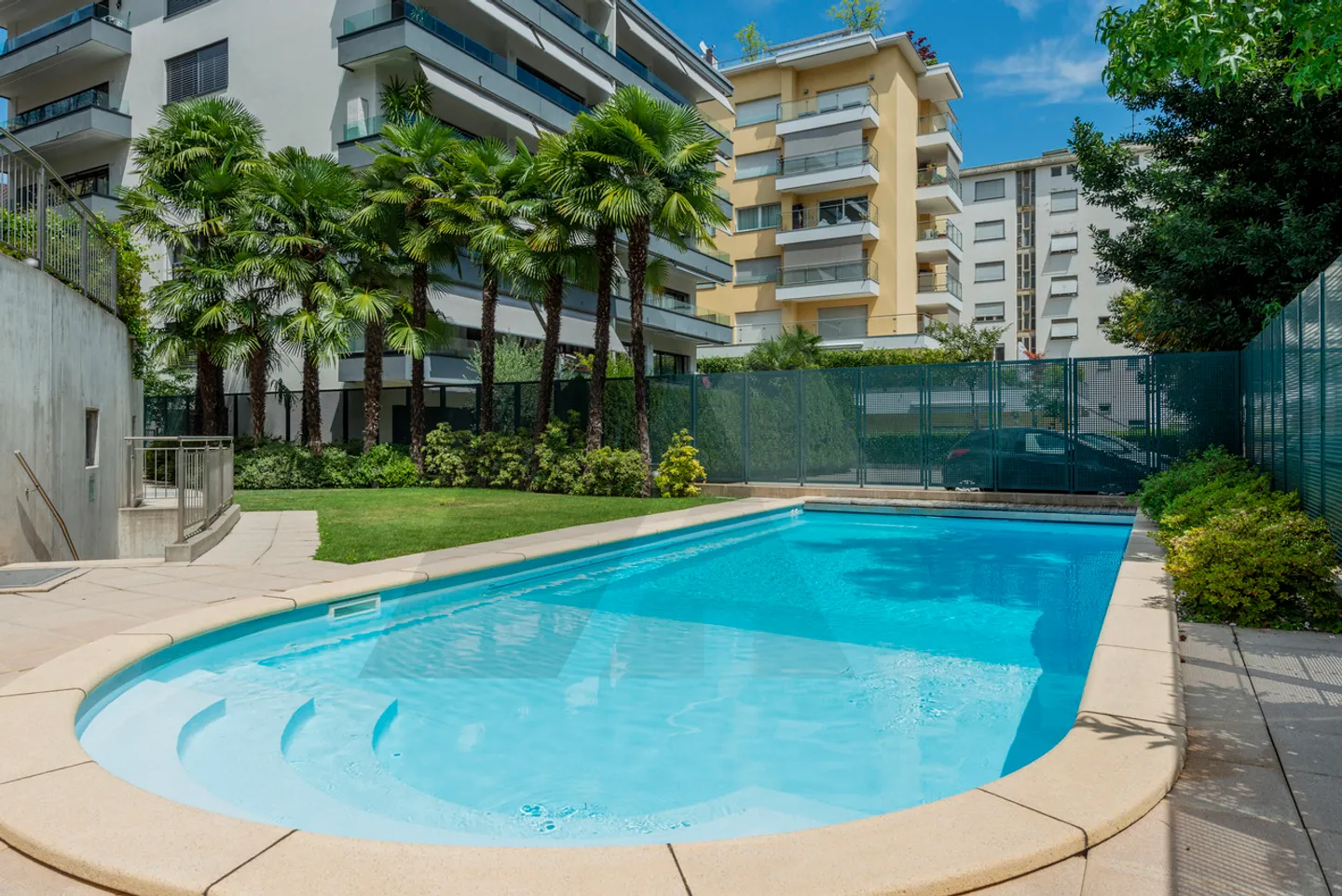 ELEGANTE APPARTAMENTO CON PISCINA CONDOMINIALE  - Foto 12 di 13