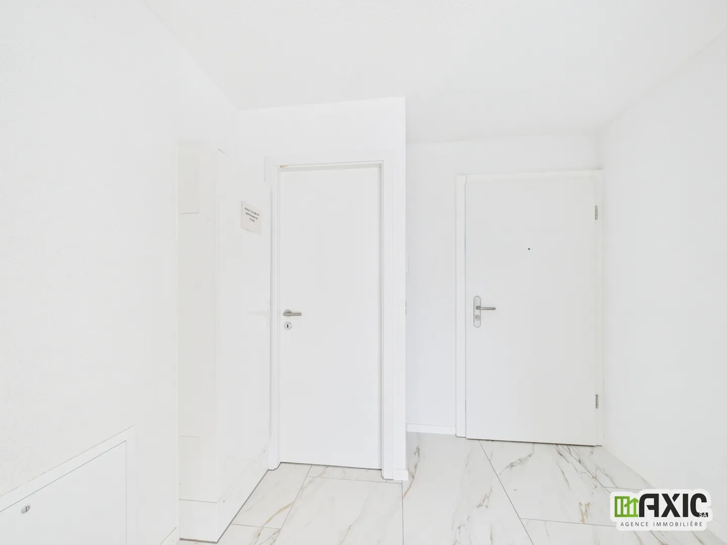 For sale - Beautiful 3.5-room apartment of 75 m² bright on the 2nd floor - Photo 15 of 20