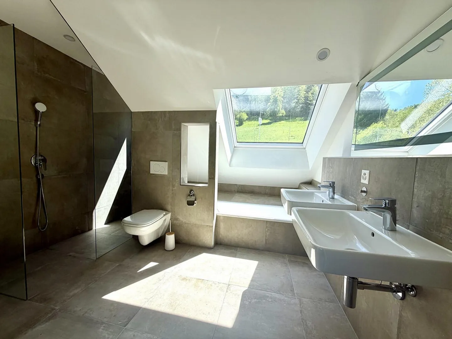 Spacious and Modern with a View of the Green - Photo 3 of 7