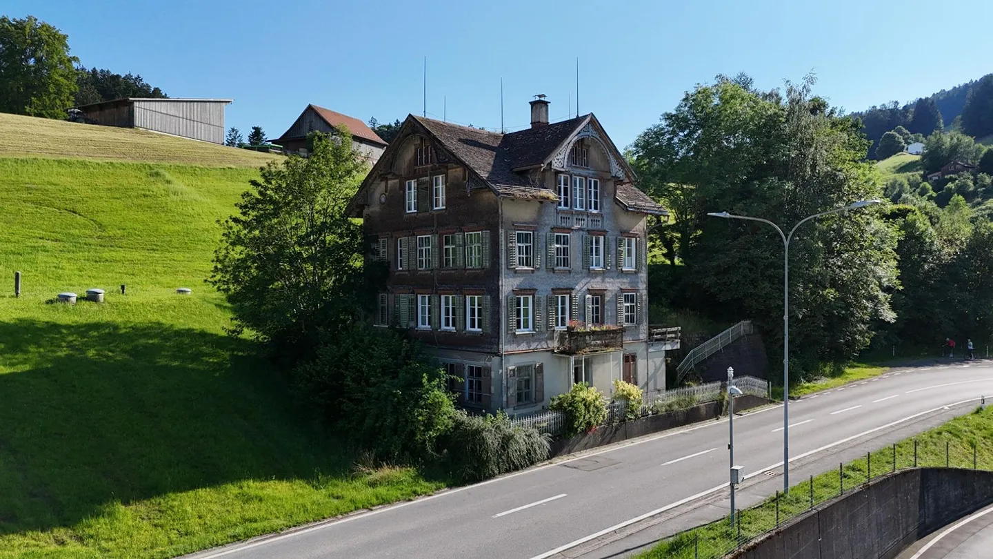 Casa unifamiliare con progetto di ampliamento approvato a Walzenhausen - Foto 3 di 12
