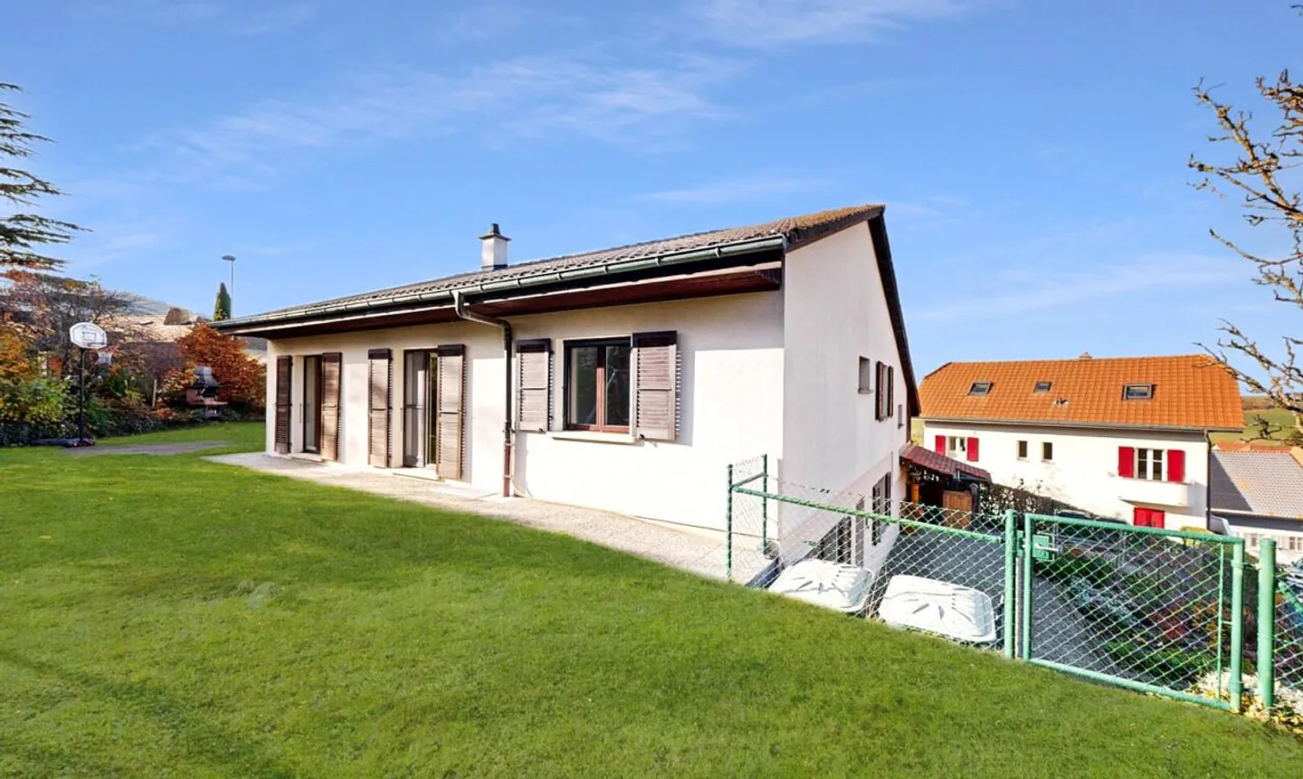 Single house for sale - Photo 2 of 11