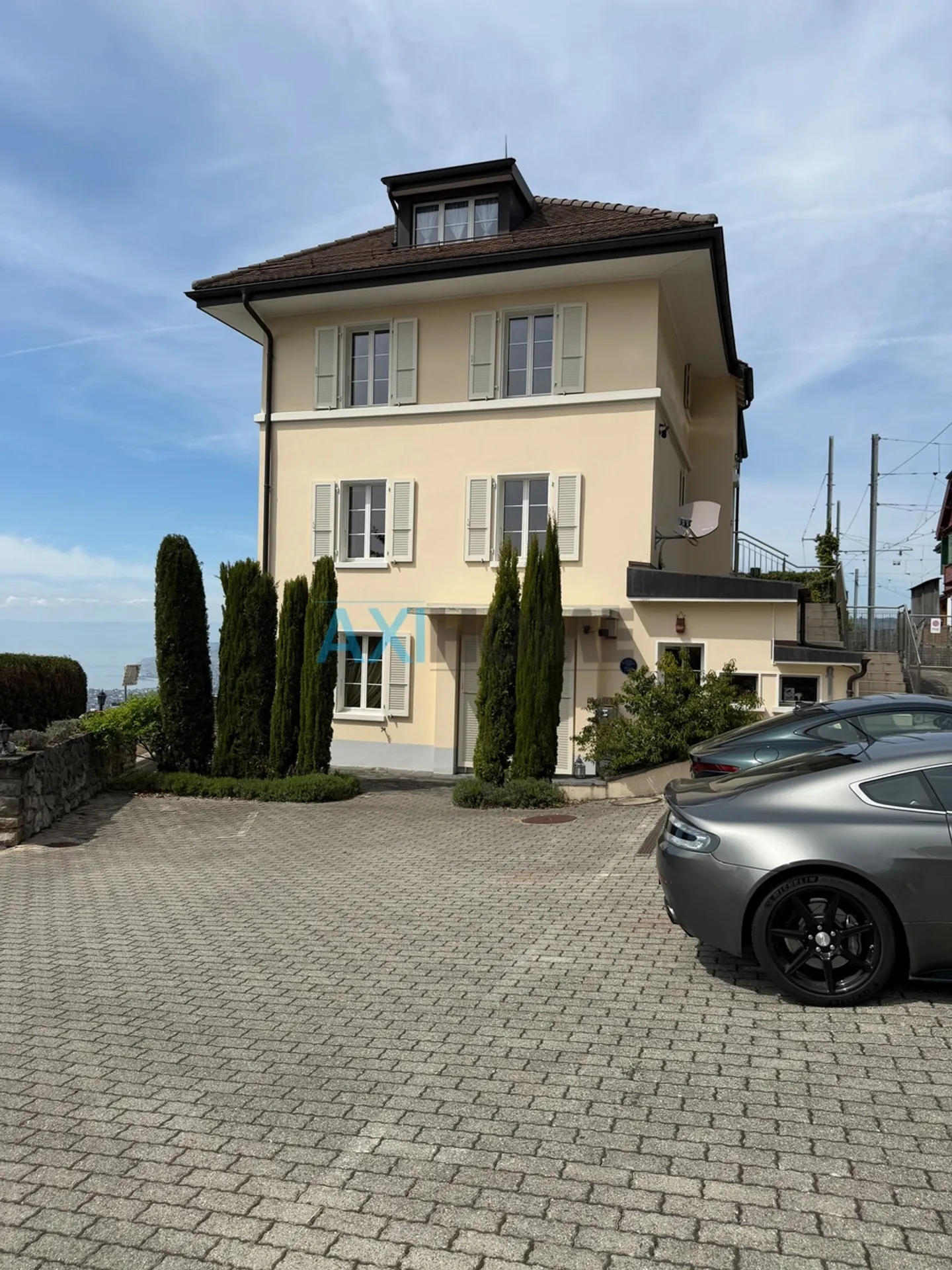 IN ESCLUSIVA! Villa padronale con vista panoramica su Montreux - Foto 3 di 27