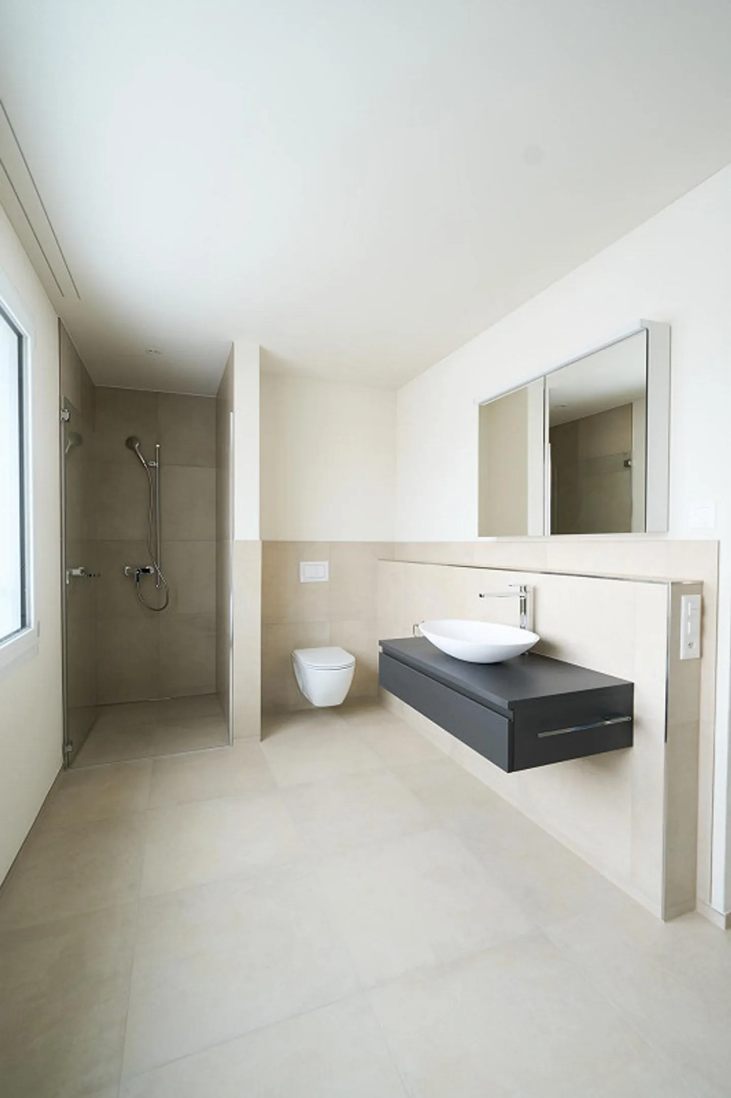 Appartamento moderno e centralmente situato nello standard di proprietà - Foto 10 di 19