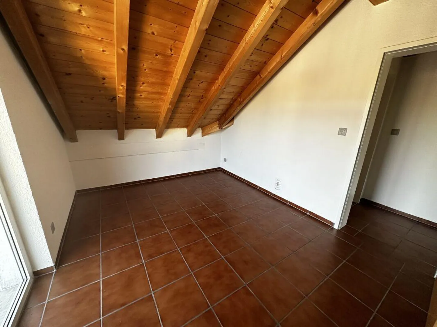 Charmante 3.5-Zimmer-Penthouse - Foto 5 von 9
