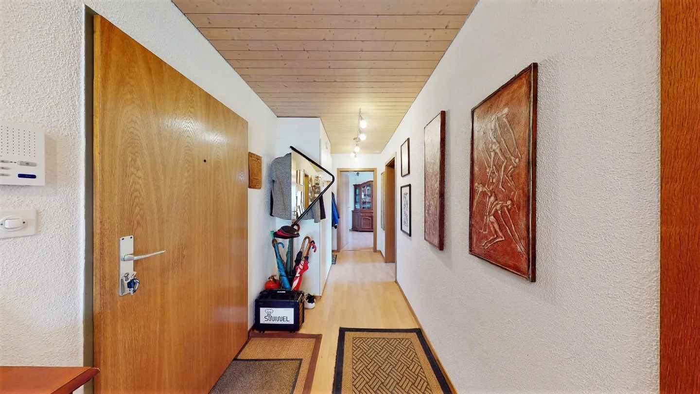Comfortable large 3.5-room apartment in the green - Photo 8 of 13