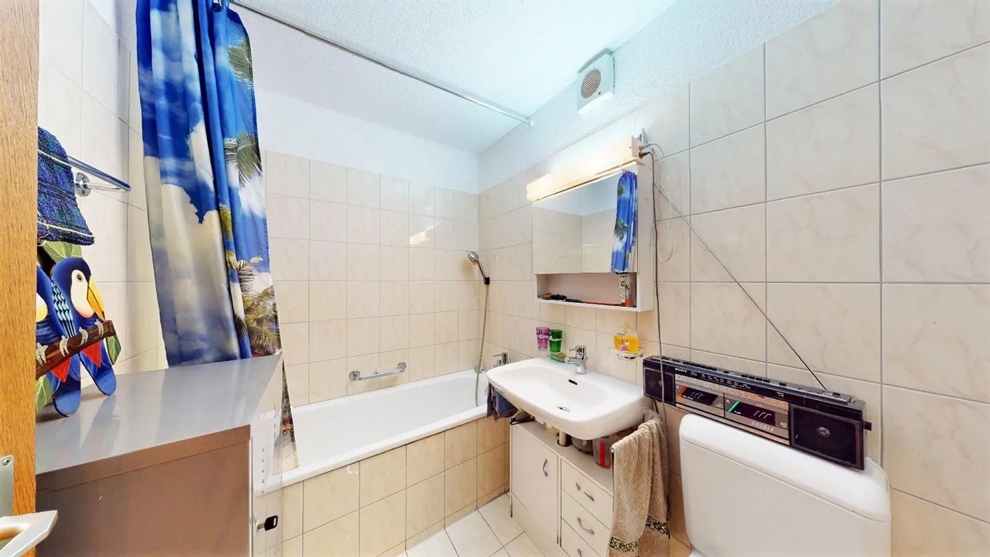 Comfortable large 3.5-room apartment in the green - Photo 11 of 13