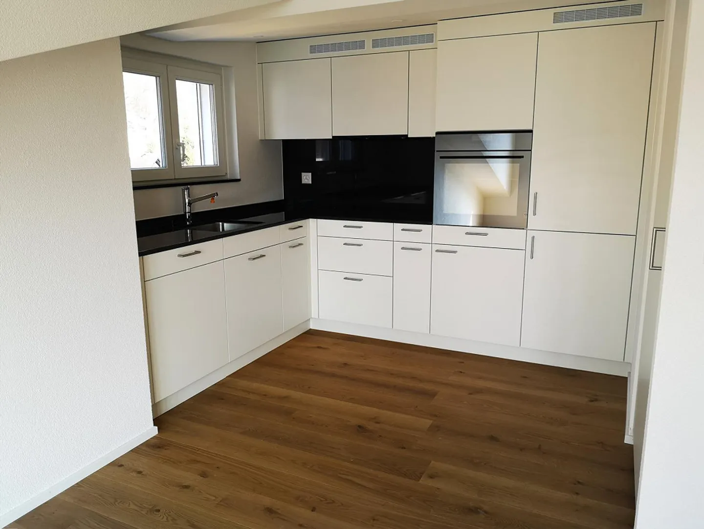 Modernes 3.5 Zimmer-Apartment - Foto 2 von 7