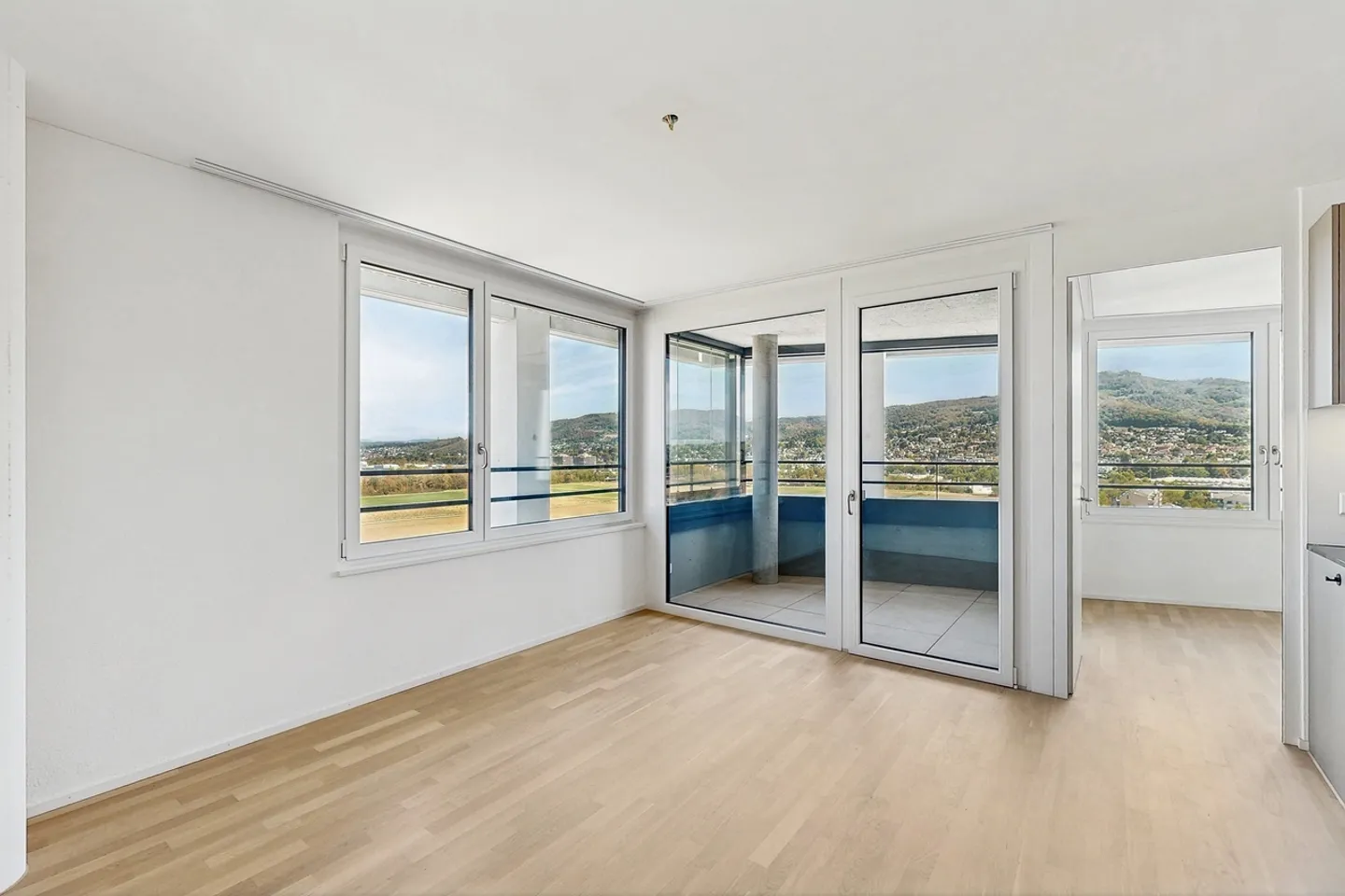 Modernes Apartment mit Aussicht - Foto 3 von 8