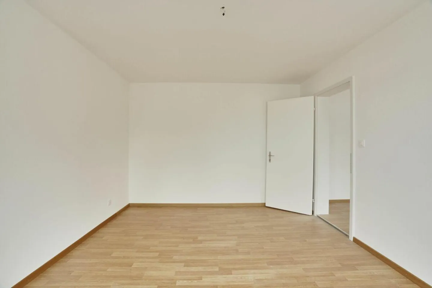 Appartement pratique d'une seule pièce dans un emplacement central - Photo 6 sur 7