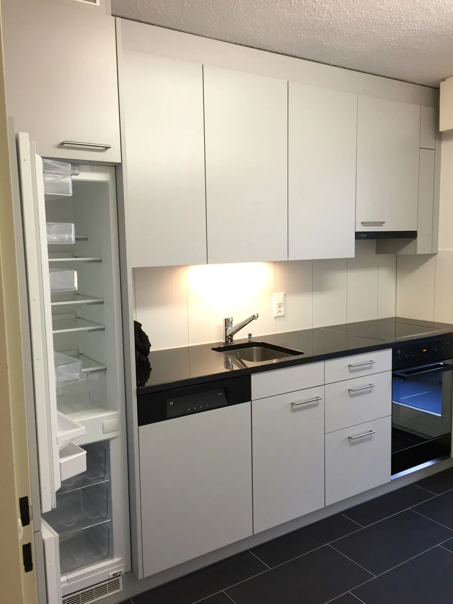 Charming spacious 3.0 room apartment on the 2nd floor - Photo 2 of 11