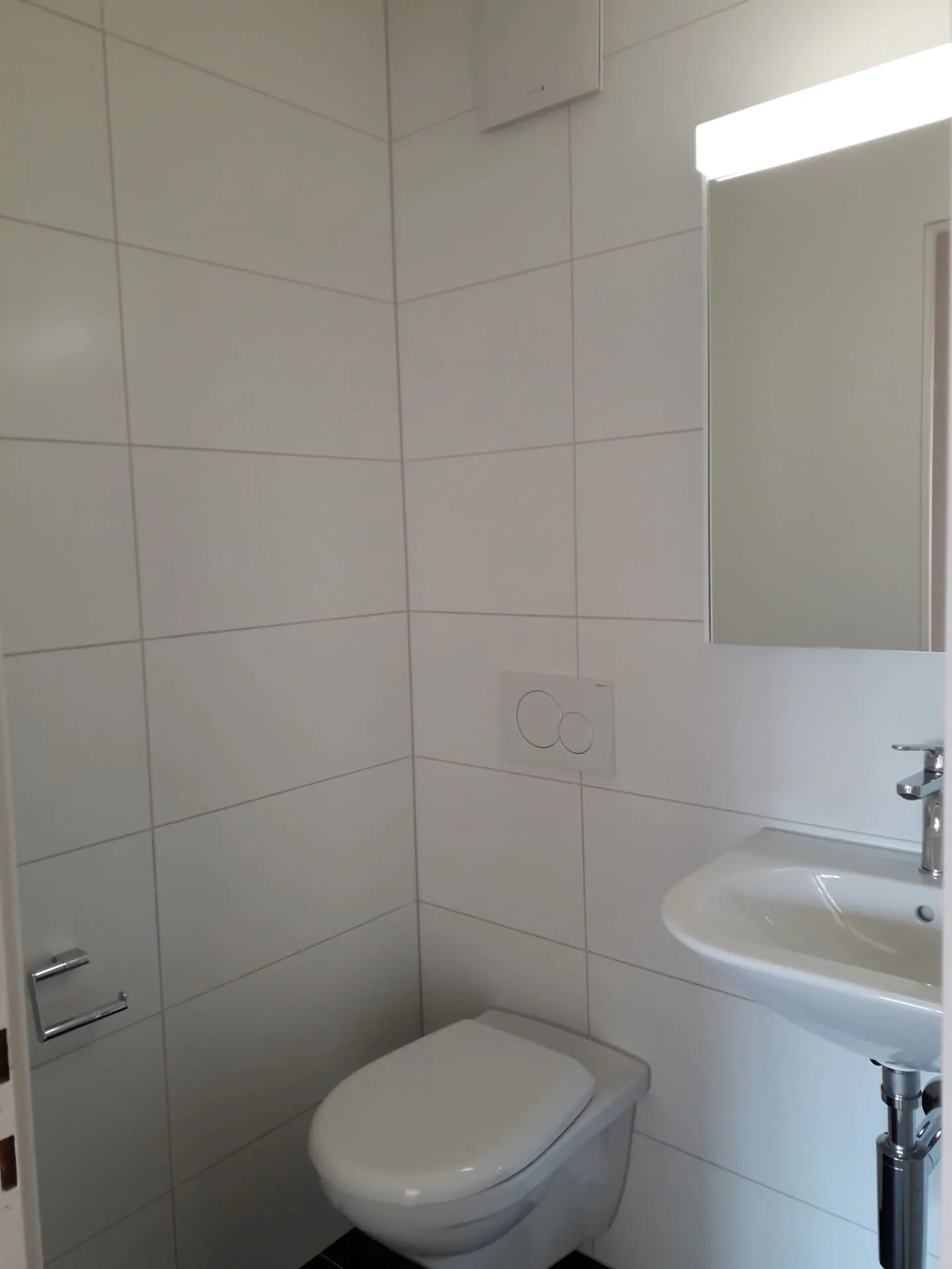 Charming spacious 3.0 room apartment on the 2nd floor - Photo 4 of 11